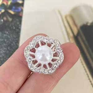 Pearl Centre Crystal Button